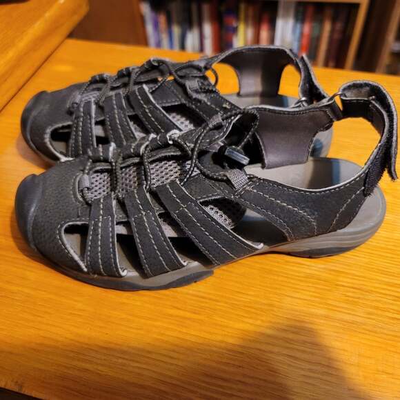 Eddie Bauer youth water shoe - Picture 2 of 8